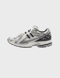 New Balance 2002R